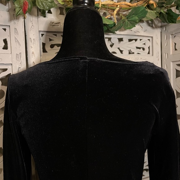 B. DARLIN DARING BLACK VELVET COWEL NECK TRUMPET LONG SLEEVE MIDI EVENING DRESS - Picture 7 of 9